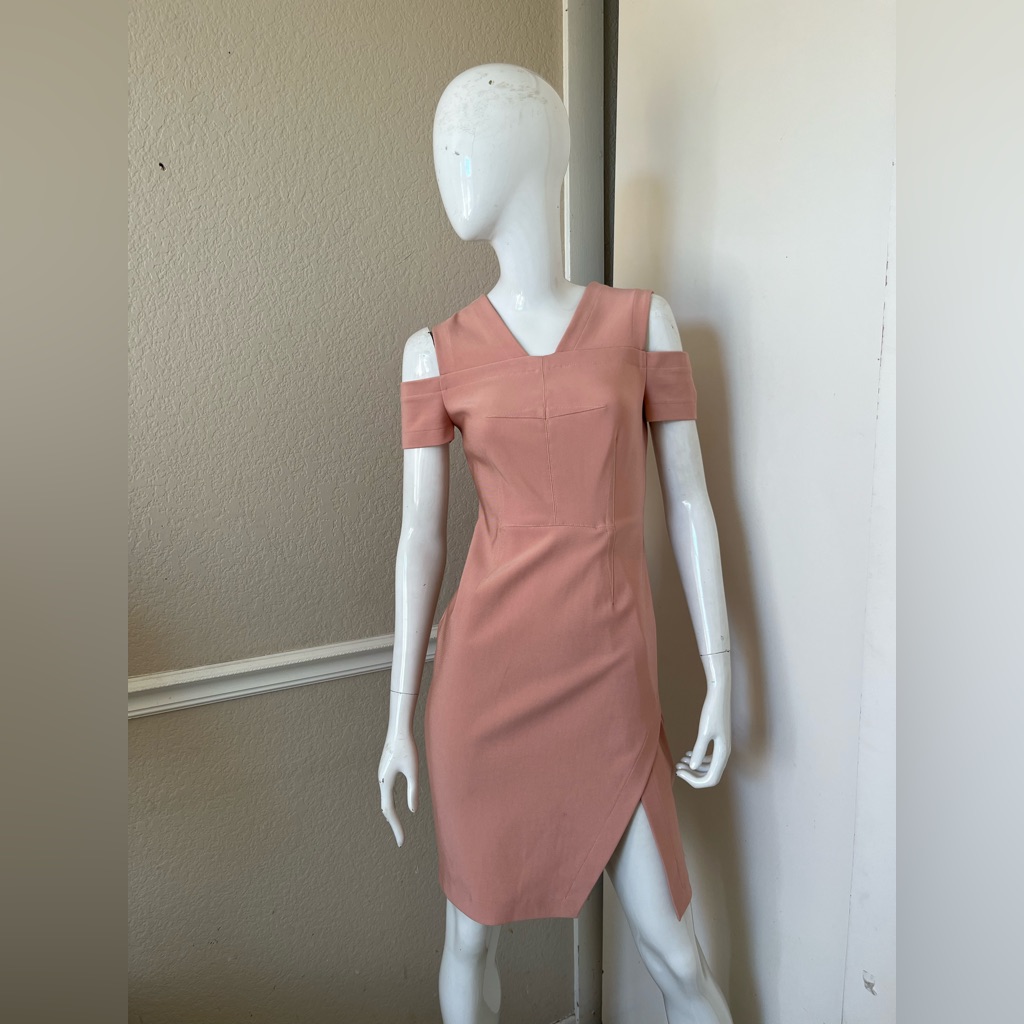 Yigal Azrouel Vintage! Peach Cold Shoulder Stretch Viscose Sheath Dress Sz 4